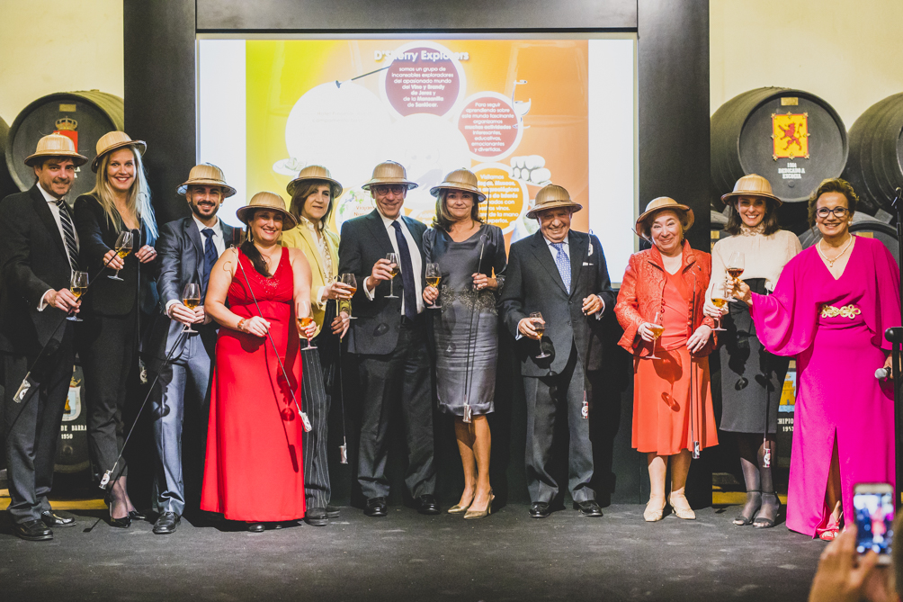 Nº 2.  Juramento de los nuevos Sherry Explorers / Nº 2.  Swearing-in of the new Sherry&nbsp;Explorers