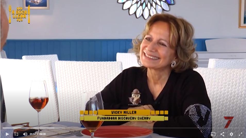 A mesa y mantel con la fundadora de los Sherry Explorer